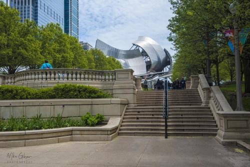 Chicago-Millenium-Park-entrance-18x12