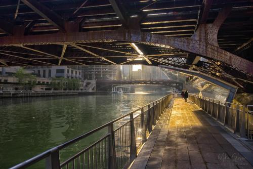 Chicago-River-Walk-at-dawn-18x12