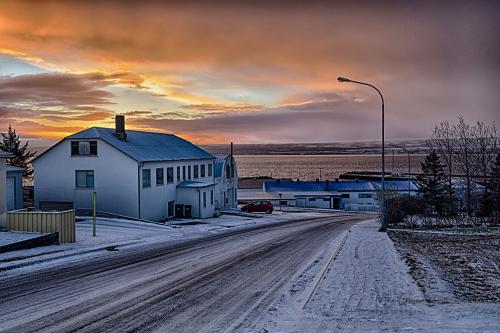 Iceland-fjords-sunrise-mgp