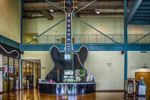 Reception-of-Gibson-Guitars-Memphis-12x (1)